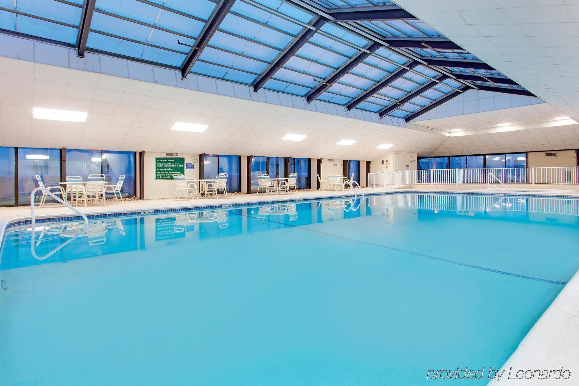 Ramada Inn By Wyndham Fairfield Nj Екстер'єр фото