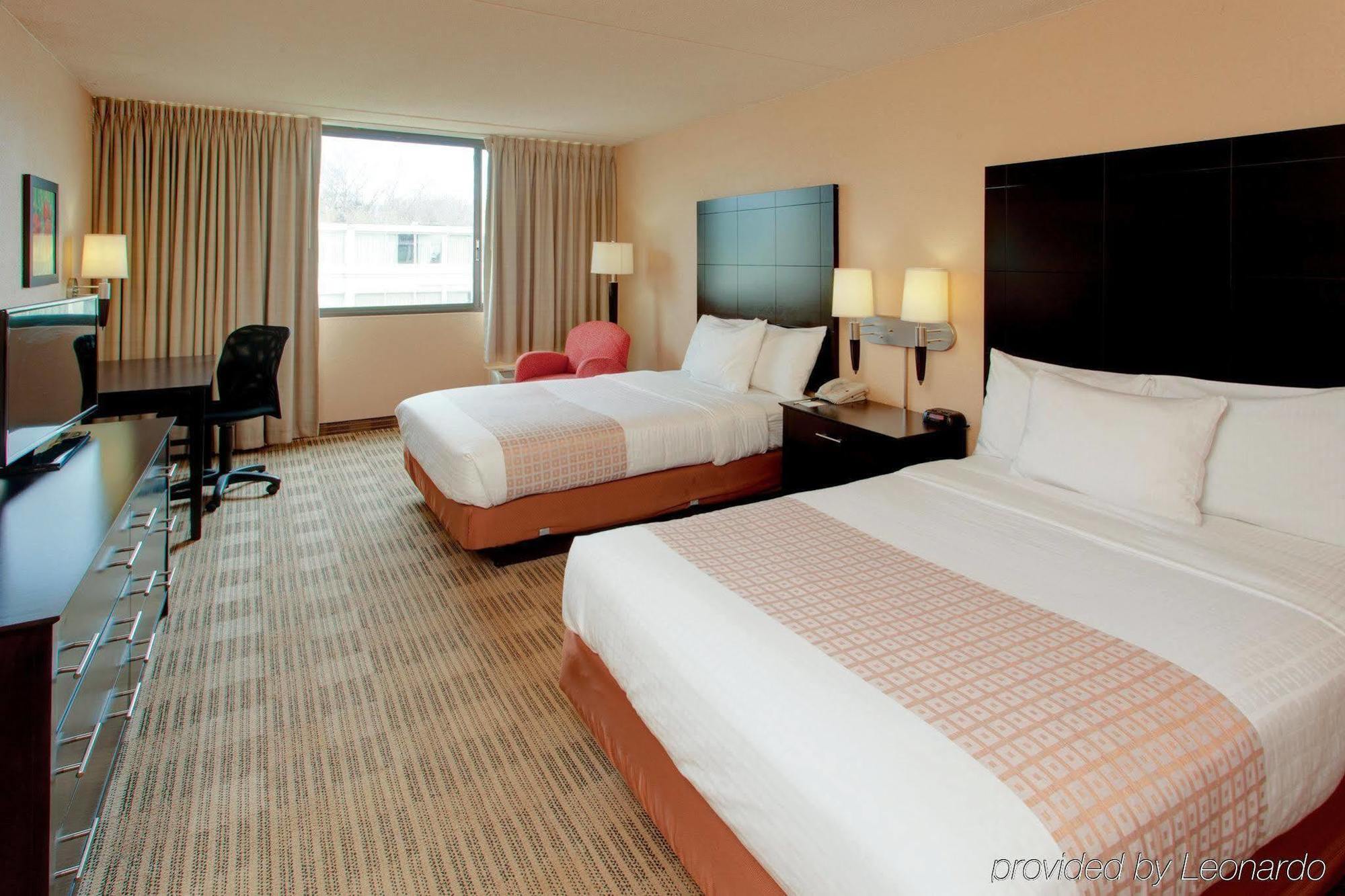 Ramada Inn By Wyndham Fairfield Nj Екстер'єр фото
